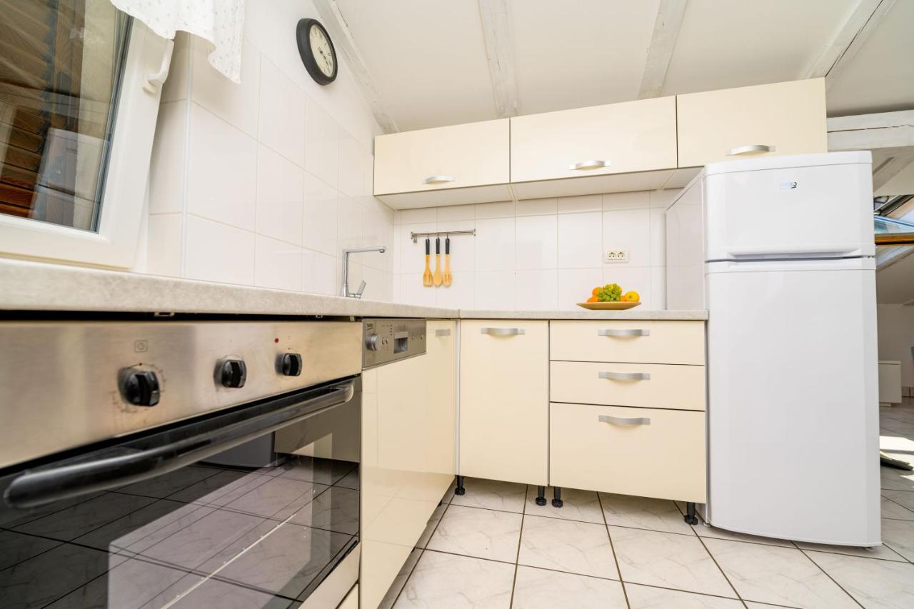 House Rosa Apartment Mali Losinj Exterior photo