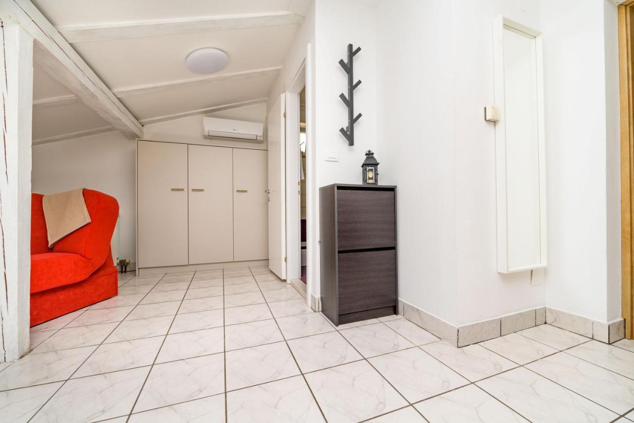 House Rosa Apartment Mali Losinj Exterior photo